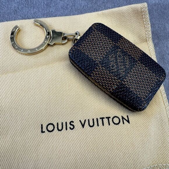 Louis Vuitton Astropil Damier Light Keychain Holder - Picture 1 of 10